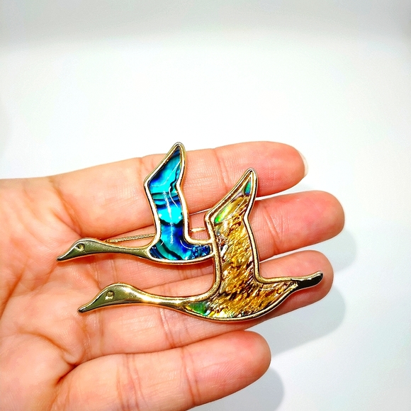Vintage Duck Brooch with Abalone Shell - Picture 7 of 7